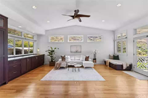 888 Ahuwale St, Honolulu, HI 96821