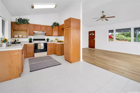 94-1072 Lumi St, Waipahu, HI 96797