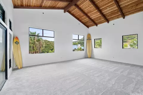 44-279 Kaneohe Bay Dr #B, Kaneohe, HI 96744
