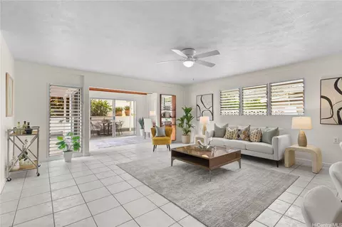872 Waioli St, Honolulu, HI 96825