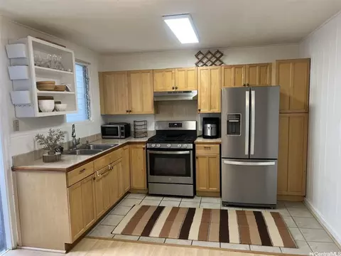 1720 Poki St #201, Honolulu, HI 96822