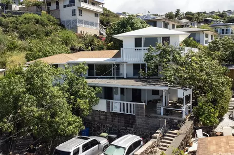 3812 Anuhea St, Honolulu, HI 96816