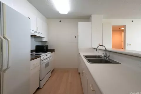 1448 Young St #202, Honolulu, HI 96814