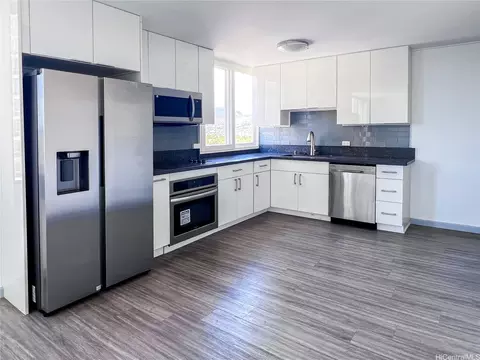5210 Likini St #901, Honolulu, HI 96818