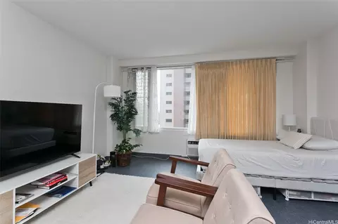 747 Amana St #810, Honolulu, HI 96814