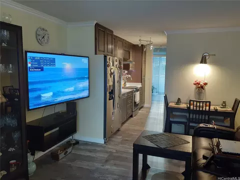425 Ena Rd #407B, Honolulu, HI 96815