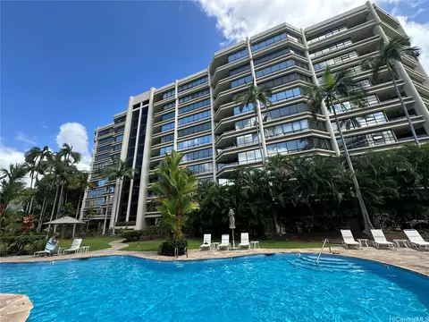 1525 Wilder Ave #401, Honolulu, HI 96822