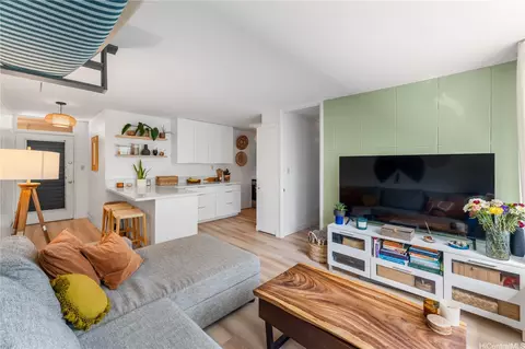 920 Kaheka St #25, Honolulu, HI 96814