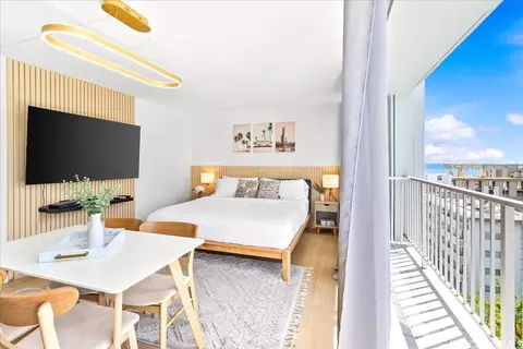2427 Kuhio Ave #1205, Honolulu, HI 96815