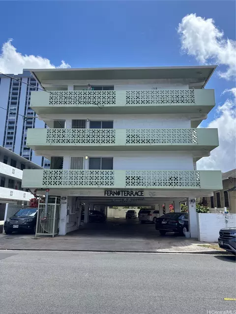 2120 Fern St #303, Honolulu, HI 96826