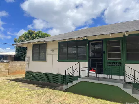 879 3rd St #MAINAB, Pearl City, HI 96782
