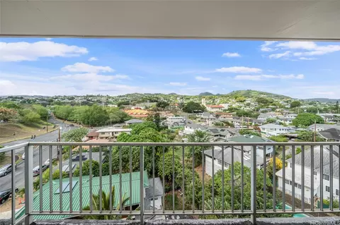 1687 Pensacola St #1004, Honolulu, HI 96822