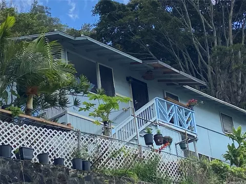 1561 Ahihi St, Honolulu, HI 96819