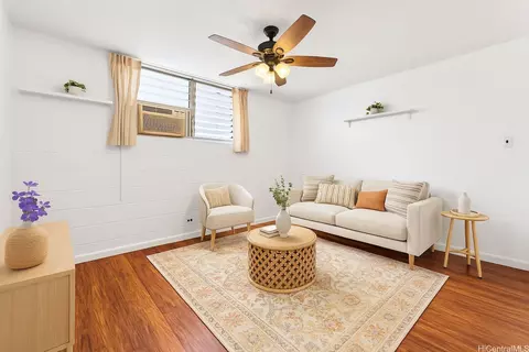 1210 Wilder Ave #305, Honolulu, HI 96822