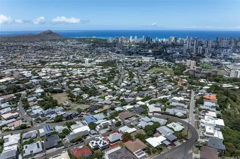 1835 St Louis Dr, Honolulu, HI 96816