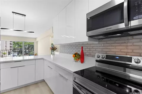 303 Liliuokalani Ave #304, Honolulu, HI 96815