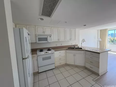 1314 Kalakaua Ave #304, Honolulu, HI 96826