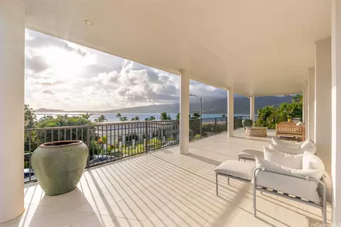 75 Poipu Dr, Honolulu, HI 96825