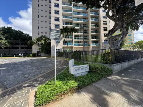 1450 Young St #2103, Honolulu, HI 96814
