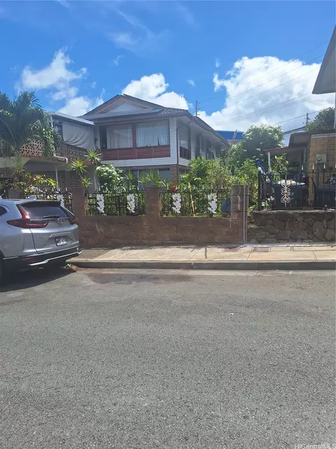 1714 Ema Pl, Honolulu, HI 96819