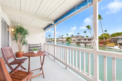 341 Opihikao Pl #422, Honolulu, HI 96825