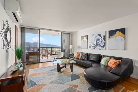 990 Ala Nanala St #35B, Honolulu, HI 96818