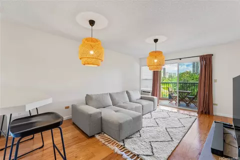 3075 Ala Poha Pl #206, Honolulu, HI 96818