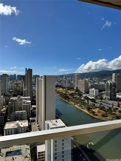 445 Seaside Ave #3516, Honolulu, HI 96815