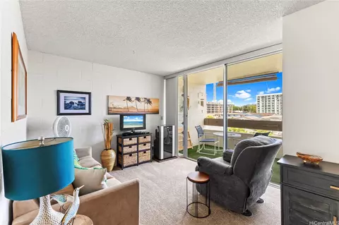 1555 Pohaku St #A405, Honolulu, HI 96817