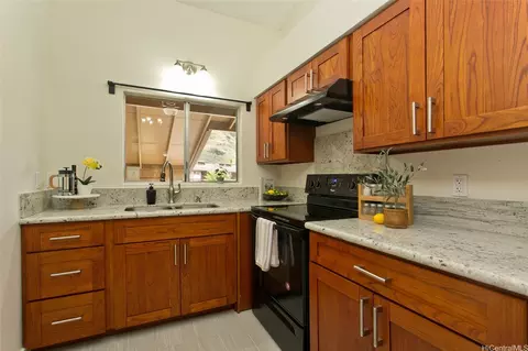 98-607 Kilinoe St #8A2, Aiea, HI 96701