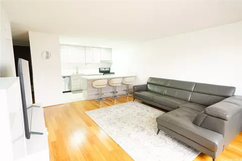 827 Kinau St #D703, Honolulu, HI 96813