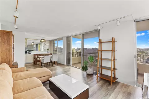 2825 S King St #2504, Honolulu, HI 96826
