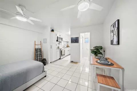 909 University Ave #210, Honolulu, HI 96826