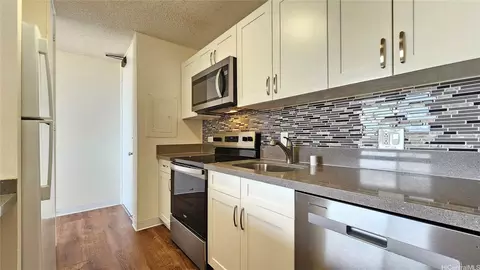 909 Ala Nanala St #1501, Honolulu, HI 96818