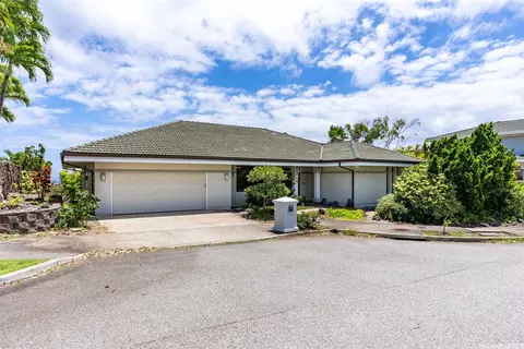 1007 Hanohano Way, Honolulu, HI 96825