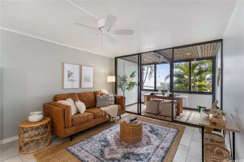 51-636 Kamehameha Hwy #1111, Kaaawa, HI 96730