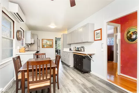 1508 Frear St #B, Honolulu, HI 96813