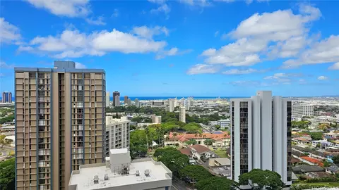2101 Nuuanu Ave #1702, Honolulu, HI 96817