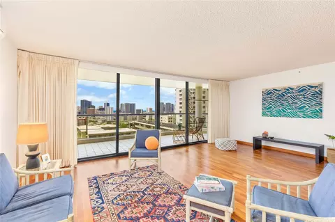 1015 Wilder St #402, Honolulu, HI 96822