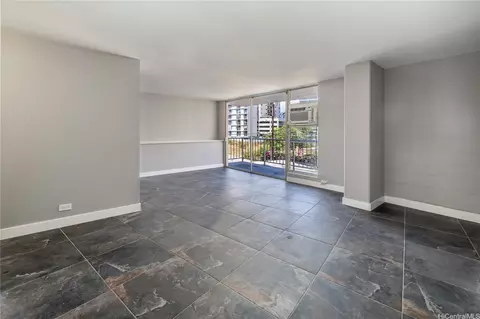 222 Liliuokalani Ave #302, Honolulu, HI 96815