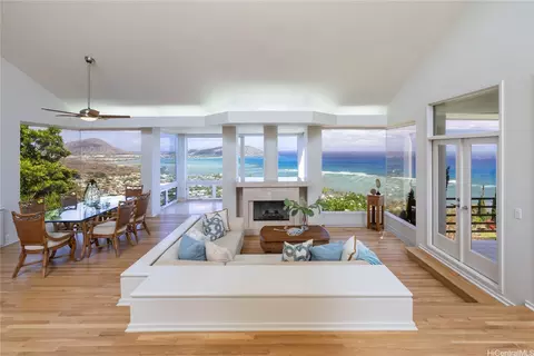 471 Maono Loop, Honolulu, HI 96821