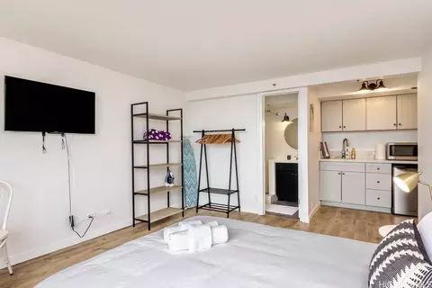 444 Niu St #2409, Honolulu, HI 96815