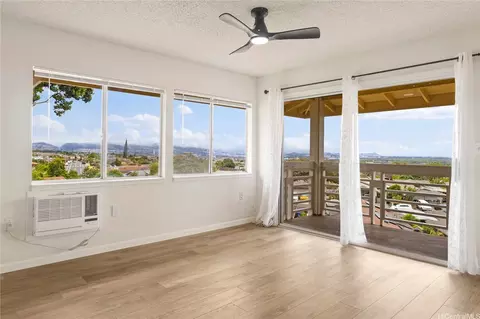 94-512 Kupuohi St #10-203, Waipahu, HI 96797