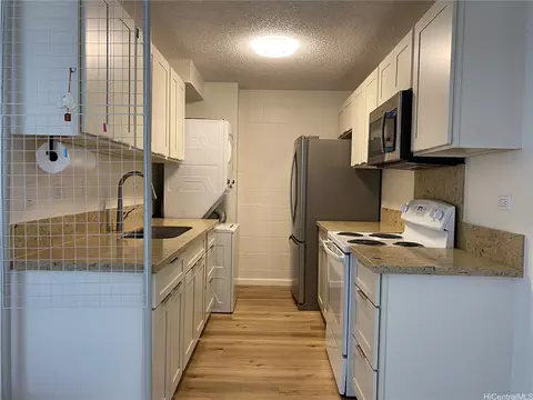 1260 Richard Ln #406, Honolulu, HI 96819