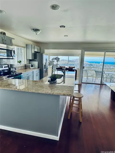3901 Maunahilu Pl, Honolulu, HI 96816
