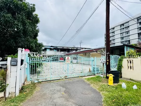 1131 Banyan St #B, Honolulu, HI 96817