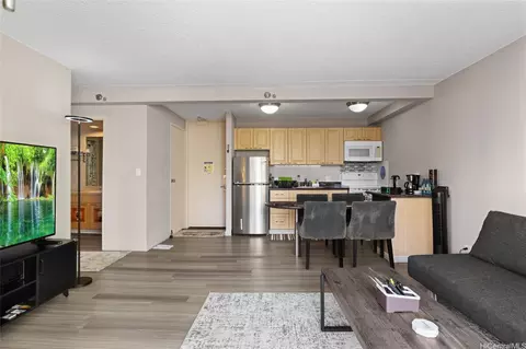 229 Paoakalani Ave #902, Honolulu, HI 96815