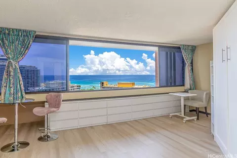1700 Ala Moana Blvd #2704, Honolulu, HI 96815