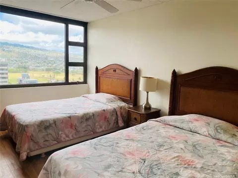 201 Ohua Ave #1703-T2, Honolulu, HI 96815