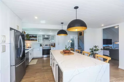 963 Kaluanui Rd, Honolulu, HI 96825